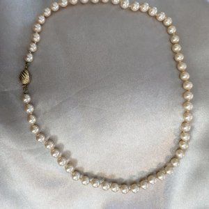 Marvella pearls necklace